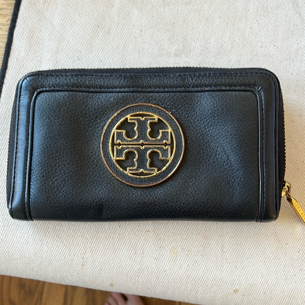 Tory Burch mid sized wallet